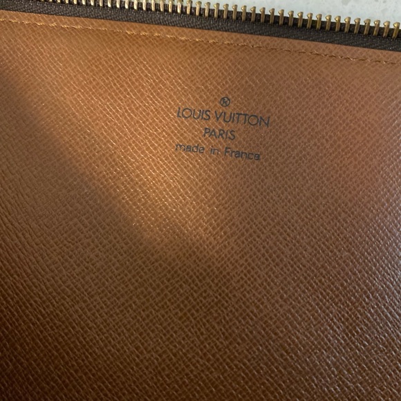 Louis Vuitton Poche Documents Monogram Canvas - Picture 10 of 10